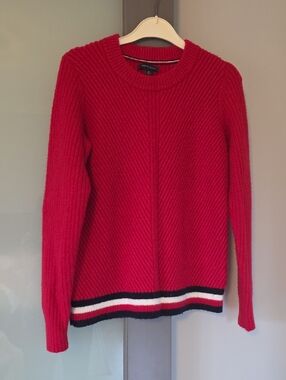Tommy Hilfiger Size S Wool Blend Long Sleeve Red Sweater With Border